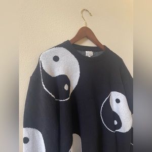 VICI Ying and Yang b&w Sweater
